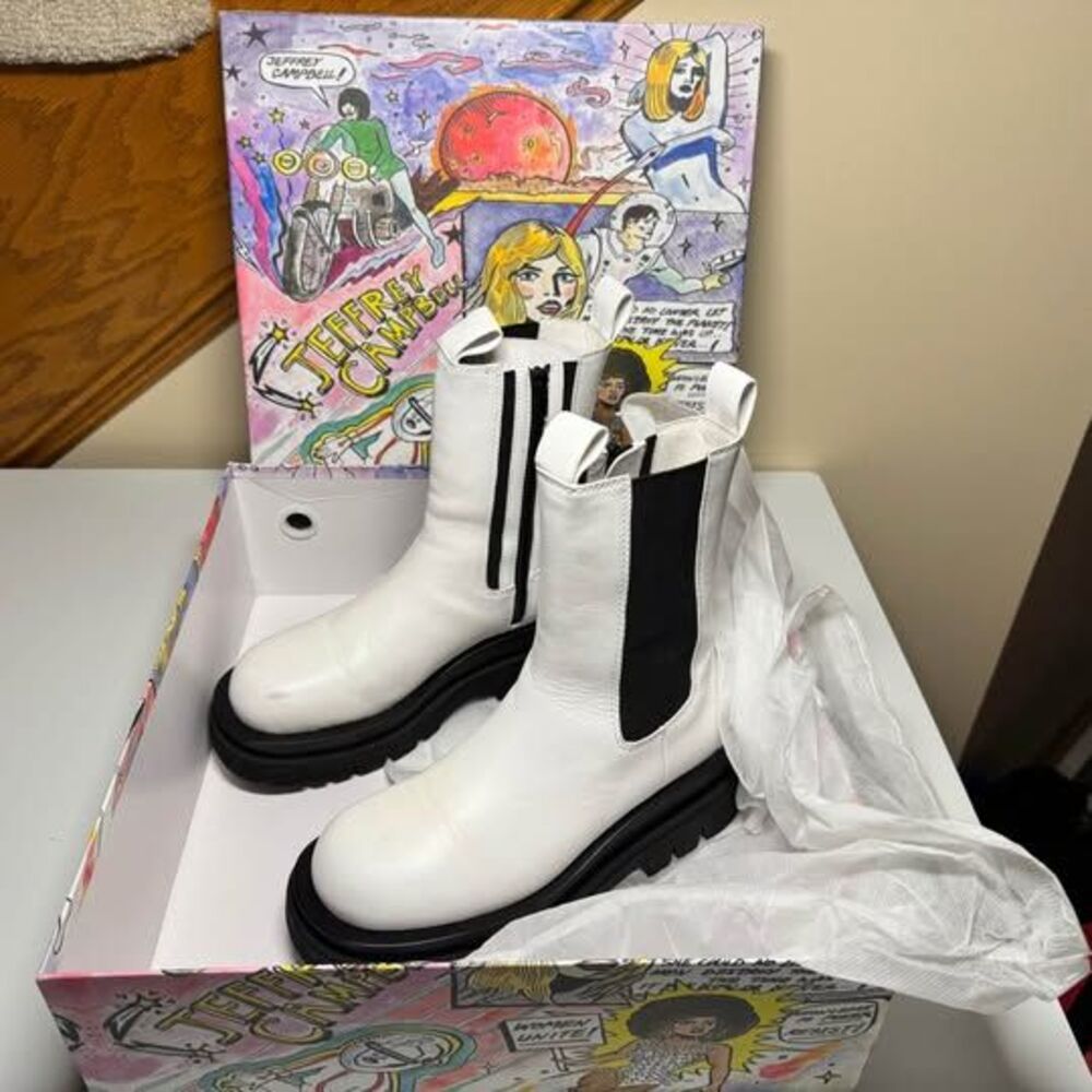 Jeffrey Campbell White Tanked Platform Chelsea Boots Size 7 Lug Sole